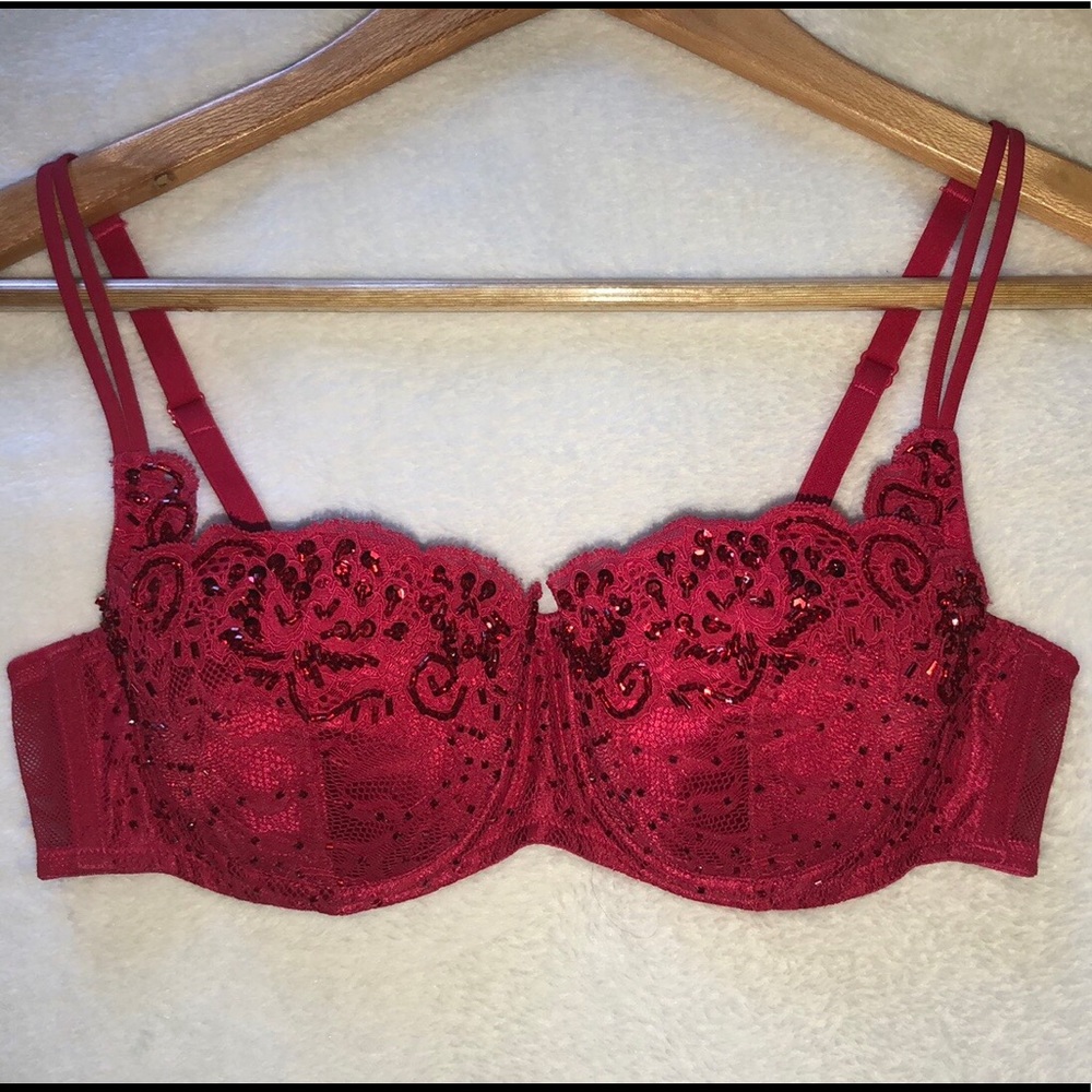 Victoria's Secret Very Sexy lace bra.